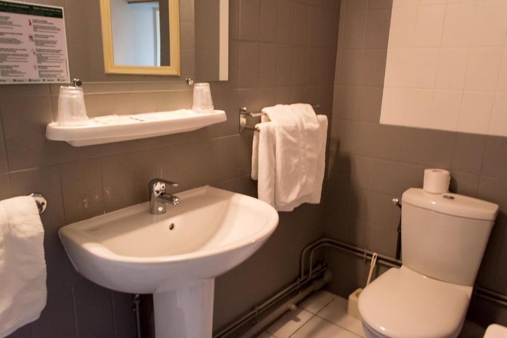 Hotel De Flandre Compiegne Room photo