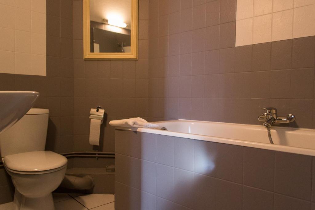 Hotel De Flandre Compiegne Room photo