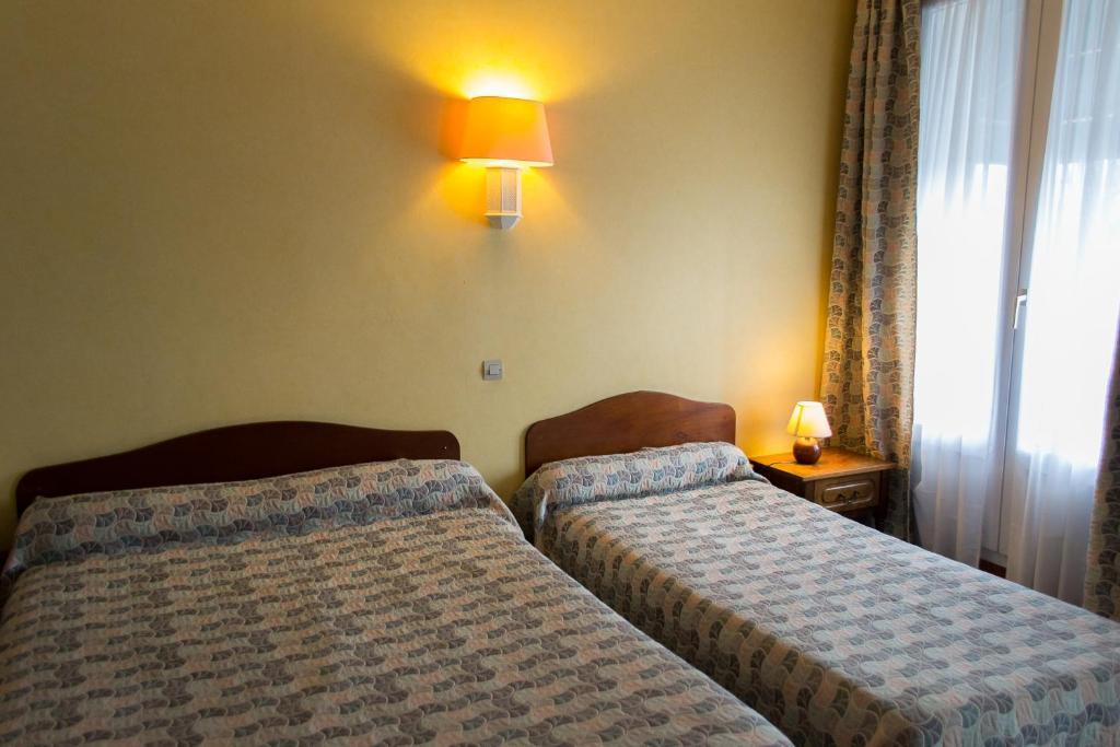 Hotel De Flandre Compiegne Room photo